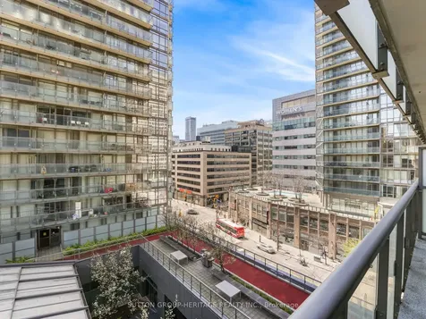 37 Grosvenor Street Toronto ON M4Y 3G5