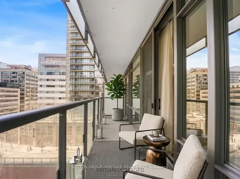 37 Grosvenor Street Toronto ON M4Y 3G5