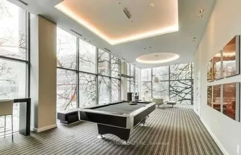 37 Grosvenor Street Toronto ON M4Y 3G5