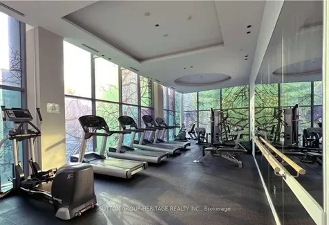 37 Grosvenor Street Toronto ON M4Y 3G5