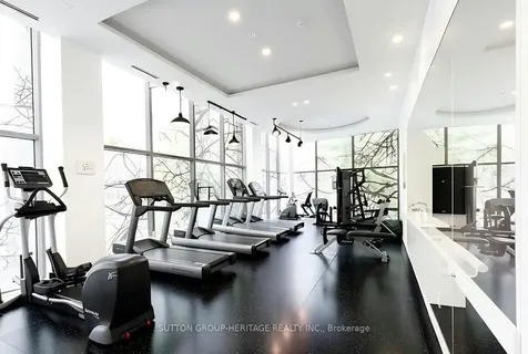 37 Grosvenor Street Toronto ON M4Y 3G5