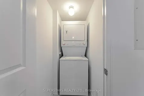 18 Kenaston Gardens Toronto ON M2K 3C7