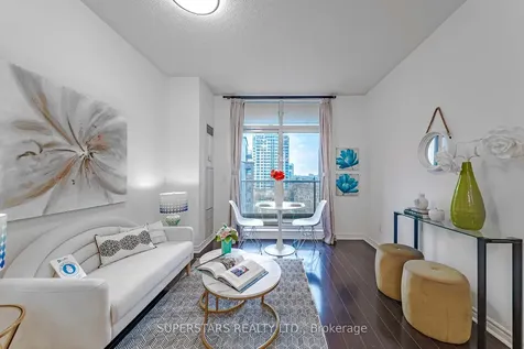 18 Kenaston Gardens Toronto ON M2K 3C7