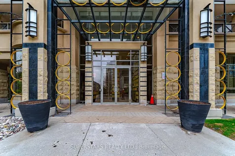 18 Kenaston Gardens Toronto ON M2K 3C7