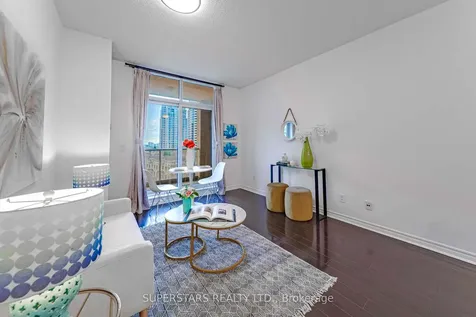 18 Kenaston Gardens Toronto ON M2K 3C7