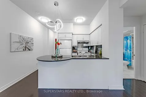 18 Kenaston Gardens Toronto ON M2K 3C7