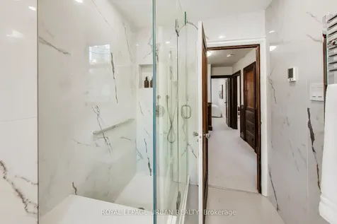 176 Davisville Avenue Toronto ON M4S 1E8