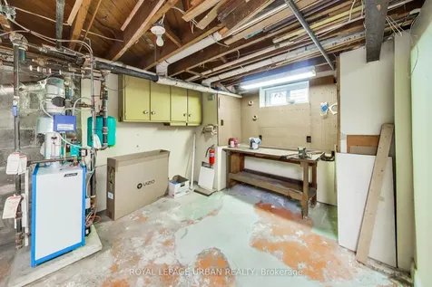 176 Davisville Avenue Toronto ON M4S 1E8