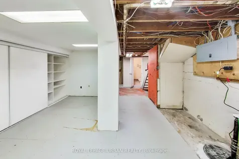 176 Davisville Avenue Toronto ON M4S 1E8