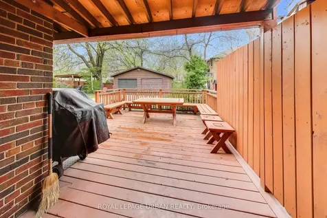 176 Davisville Avenue Toronto ON M4S 1E8