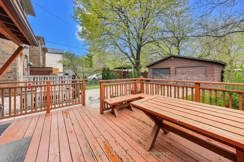 176 Davisville Avenue Toronto ON M4S 1E8