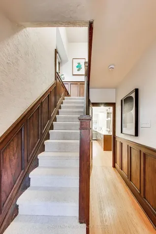 176 Davisville Avenue Toronto ON M4S 1E8
