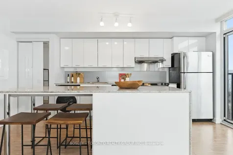 19 Singer Court Toronto ON M2K 0B2