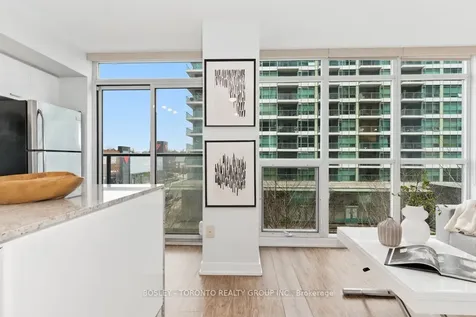 19 Singer Court Toronto ON M2K 0B2