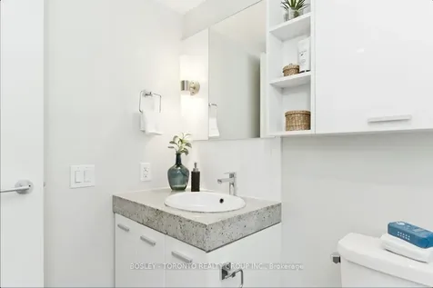 19 Singer Court Toronto ON M2K 0B2