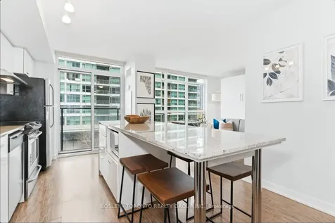 19 Singer Court Toronto ON M2K 0B2