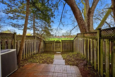 57 Godstone Road Toronto ON M2J 3C8