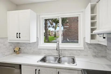 57 Godstone Road Toronto ON M2J 3C8