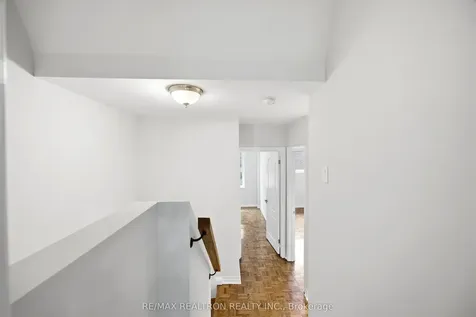 57 Godstone Road Toronto ON M2J 3C8