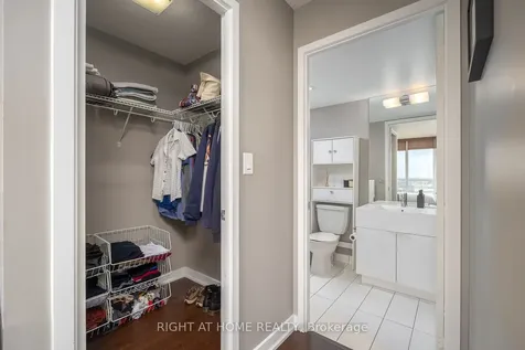 10 Capreol Court Toronto ON M5V 4B3