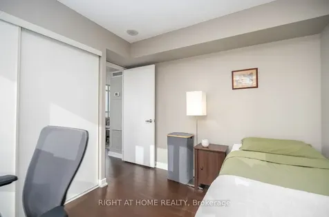 10 Capreol Court Toronto ON M5V 4B3