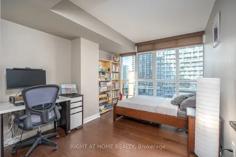 10 Capreol Court Toronto ON M5V 4B3