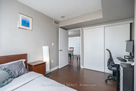 10 Capreol Court Toronto ON M5V 4B3