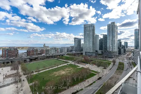 10 Capreol Court Toronto ON M5V 4B3