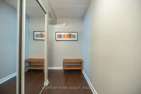 10 Capreol Court Toronto ON M5V 4B3