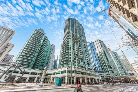 10 Yonge Street Toronto ON M5E 1R4