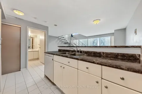 10 Yonge Street Toronto ON M5E 1R4