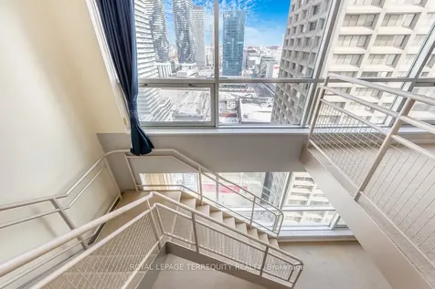 10 Yonge Street Toronto ON M5E 1R4