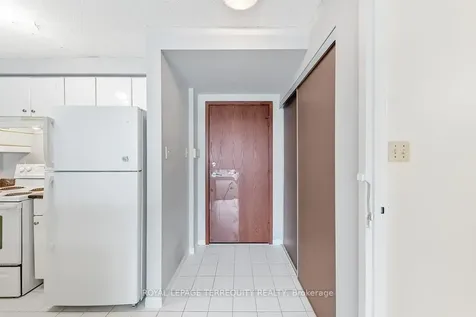 10 Yonge Street Toronto ON M5E 1R4