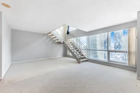 10 Yonge Street Toronto ON M5E 1R4