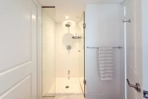 386 Yonge Street Toronto ON M5B 0A5