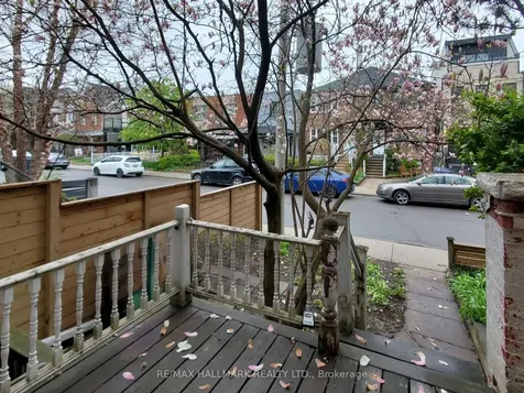 266 1/2 Euclid Avenue Toronto ON M6J 2K2