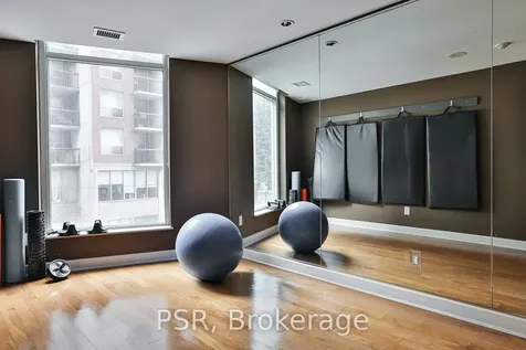 8 Scollard Street Toronto ON M5R 1M2