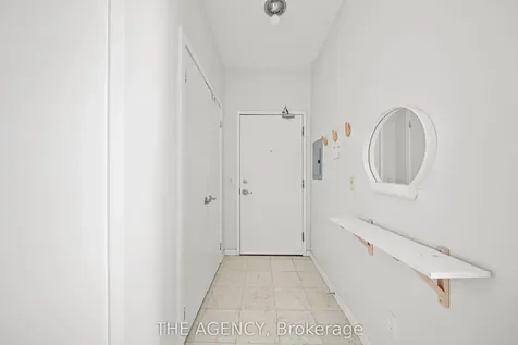 208 Queens Quay W Toronto ON M5J 2Y5