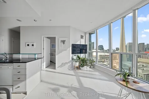 208 Queens Quay W Toronto ON M5J 2Y5