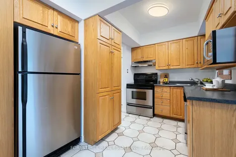 7 Cleveland Street Toronto ON M4S 2V9