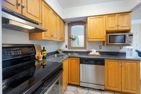 7 Cleveland Street Toronto ON M4S 2V9