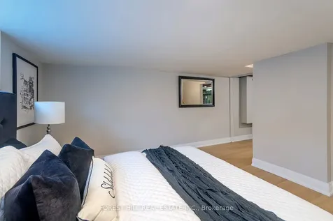 7 Cleveland Street Toronto ON M4S 2V9