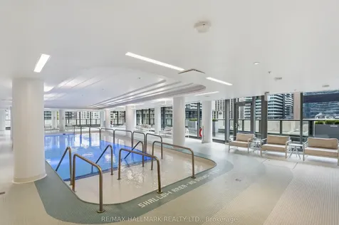 11 Wellesley Street W Toronto ON M4Y 0G4