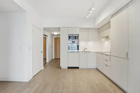 11 Wellesley Street W Toronto ON M4Y 0G4