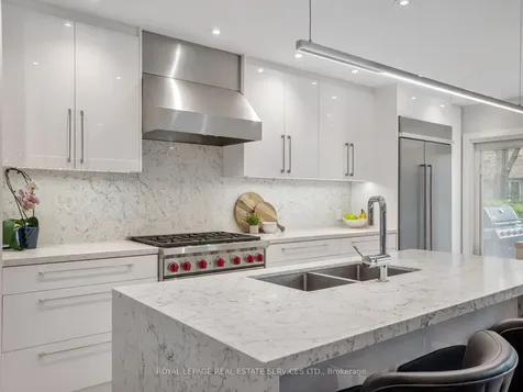 185 Glen Cedar Road Toronto ON M6C 3G9