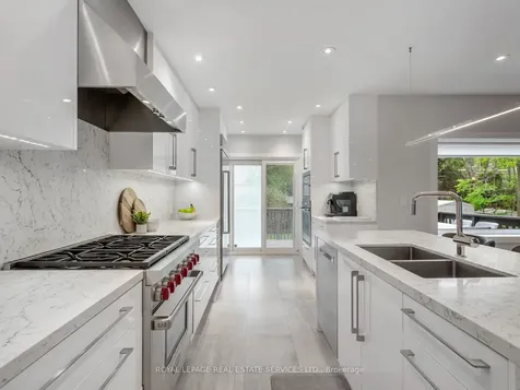 185 Glen Cedar Road Toronto ON M6C 3G9