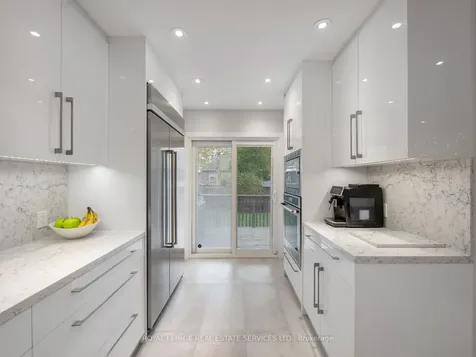 185 Glen Cedar Road Toronto ON M6C 3G9