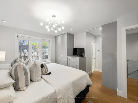 185 Glen Cedar Road Toronto ON M6C 3G9