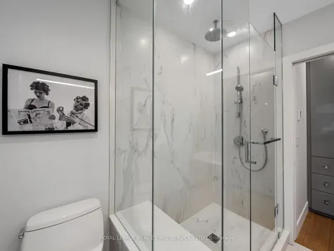 185 Glen Cedar Road Toronto ON M6C 3G9