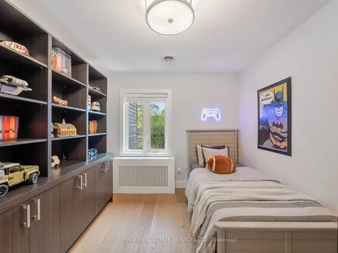 185 Glen Cedar Road Toronto ON M6C 3G9